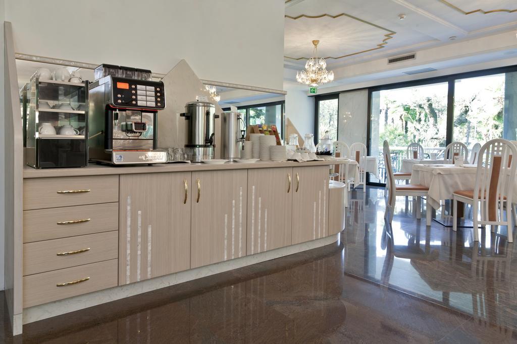 Hotel Parc Flora S 4*